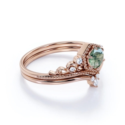 Filigree Chevron Tiara 0.6 กะรัต Round Cut Moss Green Agate and Diamond Wedding Ring Set in Rose Gold