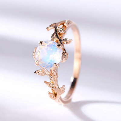 14K Rose Gold Leaf Flower Round Cut Moonstone แหวนแต่งงานแหวนหมั้น
