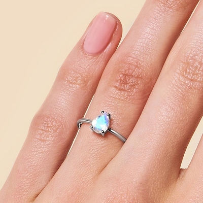 14K Rose Gold Pear Cut Dainty เครื่องประดับมูนสโตน Simple Moonstone Ring