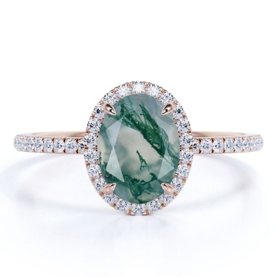 แหวนหมั้นรูปไข่สีขาวขุ่นธรรมชาติ Dendritic Moss Green Agate และ Moissanite Pave Halo