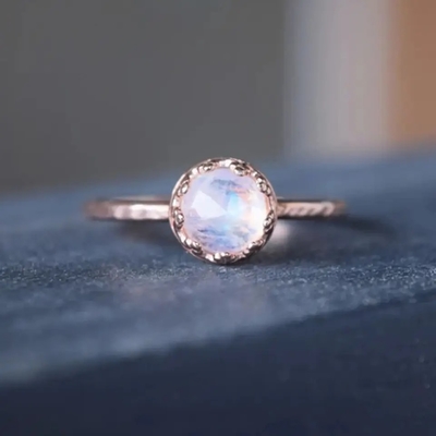 ที่ไม่ซ้ำกัน Moon Shape Silver Rose Gold Plated Natural Moonstone Silver Ring Star Round CZ Hot Selling Rings