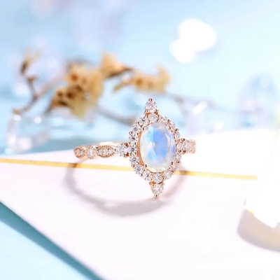 ใหม่ล่าสุด Rose Gold Plating 925 เครื่องประดับเงินสเตอร์ลิงรูปไข่ Blue Moonstone แหวนหมั้น