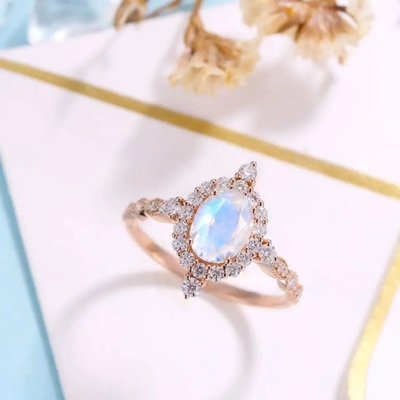 ใหม่ล่าสุด Rose Gold Plating 925 เครื่องประดับเงินสเตอร์ลิงรูปไข่ Blue Moonstone แหวนหมั้น