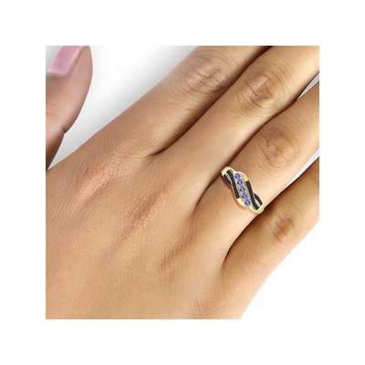1 กะรัต Tanzanite และ Accent White Diamond แหวนหมั้นเงินสเตอร์ลิง