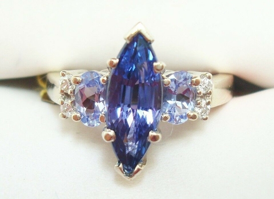 6.02 CTW แหวนแทนซาไนท์สีน้ำเงินธรรมชาติและเพชร ตัวเรือนทองคำขาว 18K