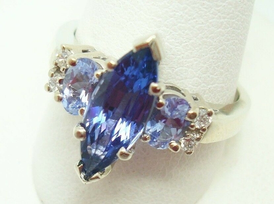 10K Gold Marquise 1.68ct แหวนแทนซาไนท์ธรรมชาติแท้ประดับเพชร