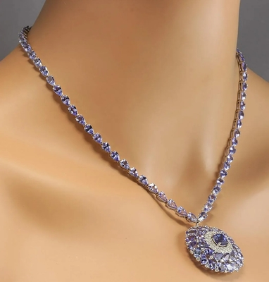 สร้อยคอแทนซาไนท์ธรรมชาติและเพชร 13.80 CTW ตัวเรือนไวท์โกลด์ 14K