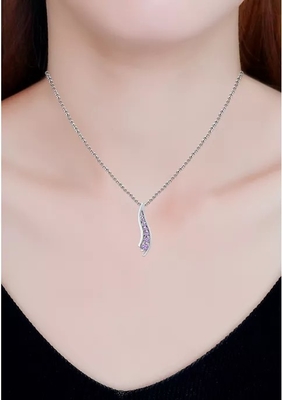 1/3 กะรัต ที.ดับบลิว. สร้อยคอพร้อมจี้ Amethyst 7-Stone Journey ในเงินสเตอร์ลิง