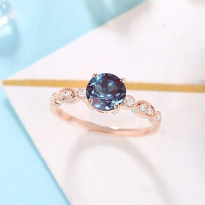 ดีไซน์ทันสมัยยอดนิยม Round Cut Rose Gold Plated Lab Alexanderite Jewelry White CZ Jewelry Ladies Ring