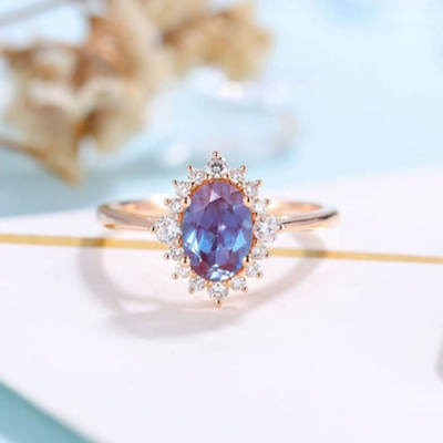 ดีไซน์ทันสมัยยอดนิยม Round Cut Rose Gold Plated Lab Alexanderite Jewelry White CZ Jewelry Ladies Ring