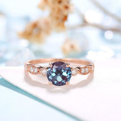 ดีไซน์ทันสมัยยอดนิยม Round Cut Rose Gold Plated Lab Alexanderite Jewelry White CZ Jewelry Ladies Ring