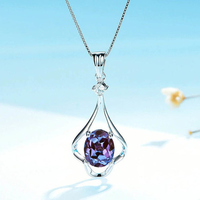925 เงินสเตอร์ลิงเปลี่ยนสี Alexandrite จี้สร้อยคอ Alexandrite ที่ไม่ซ้ำใครสำหรับผู้หญิง