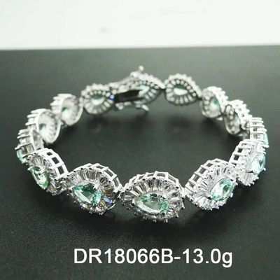 เครื่องประดับ CZ 925 เงินสเตอร์ลิง Pear Cut Green Spinel สร้อยข้อมือเทนนิสหยดน้ำตา