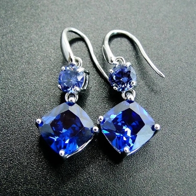 เครื่องประดับงานแต่งงาน ต่างหูยาวสีน้ำเงิน Tanzanite Color Stone เงิน 925 ชุบโรเดียม