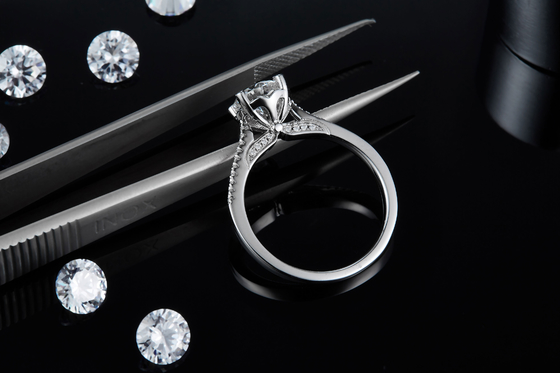 Minimalist Custom Diamond Moissanite แหวนหมั้นแหวนสัญญาสำหรับผู้หญิง
