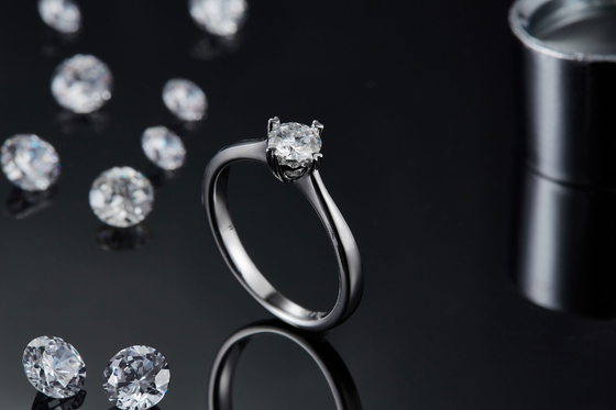 9K ประดับโมเสคเงิน Moissanite Jewelry Minimalist Lady Ring