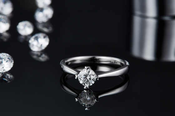 9K ประดับโมเสคเงิน Moissanite Jewelry Minimalist Lady Ring