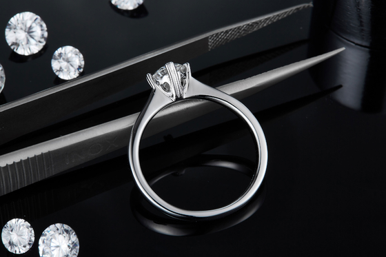 9K ประดับโมเสคเงิน Moissanite Jewelry Minimalist Lady Ring