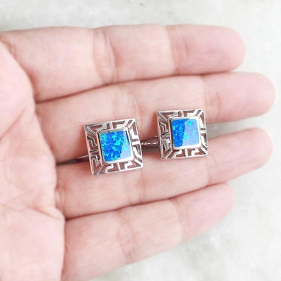 ขายส่งการปรับแต่ง 925 เงินสเตอร์ลิงสีฟ้าโอปอลกรีกคีย์ครึ่งห่วงต่างหูสำหรับผู้หญิง