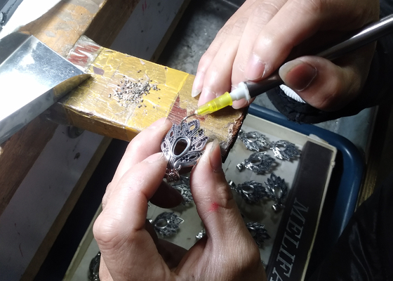 0.05ct 5 ชิ้นแหวนทอง 9K 2 มม. พร้อมเพชรธรรมชาติสำหรับหมั้น ODM