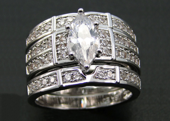 แหวนแต่งงานทองคำ 10K 14K, 0.68ct 56pcs แหวนเพชรธรรมชาติ ODM