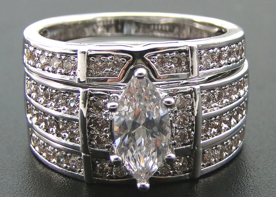 แหวนแต่งงานทองคำ 10K 14K, 0.68ct 56pcs แหวนเพชรธรรมชาติ ODM