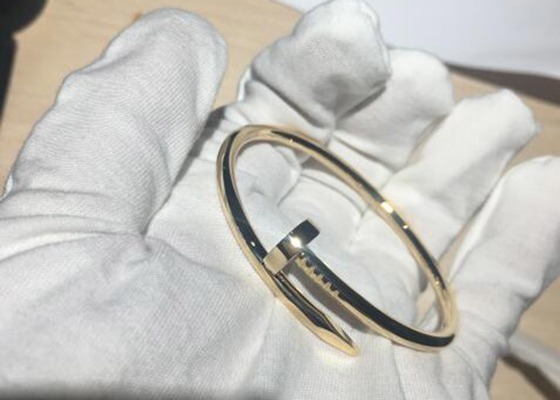 ความกว้าง 3.5 มม. สร้อยข้อมือทองคำ 18k, Juste Un Clou Bangle for Engagement