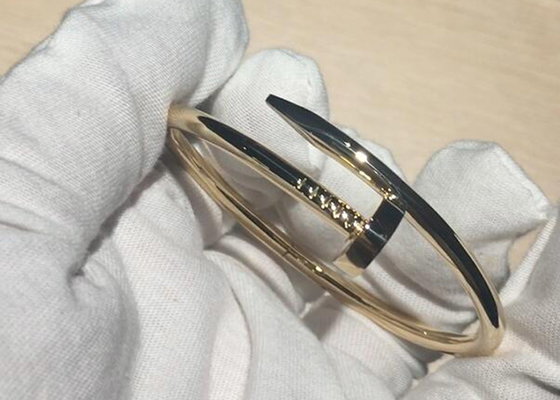 ความกว้าง 3.5 มม. สร้อยข้อมือทองคำ 18k, Juste Un Clou Bangle for Engagement