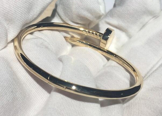 ความกว้าง 3.5 มม. สร้อยข้อมือทองคำ 18k, Juste Un Clou Bangle for Engagement