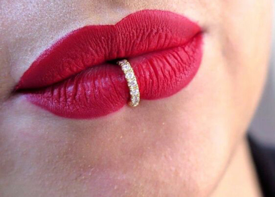 แหวนเจาะเพชร Tragus 0.1ct, แหวนจมูกทองคำขาวด้านใน Dia 8-15mm