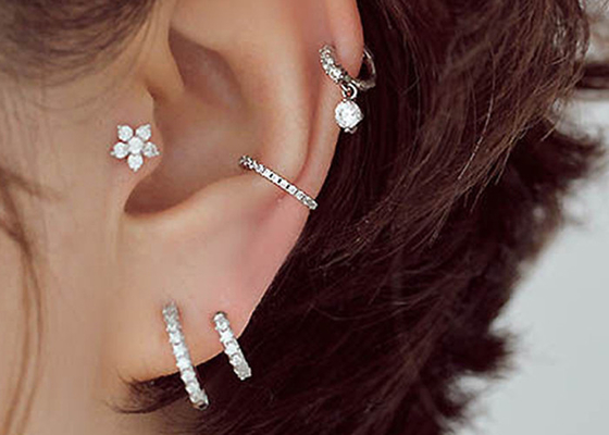 แหวนเจาะเพชร Tragus 0.1ct, แหวนจมูกทองคำขาวด้านใน Dia 8-15mm