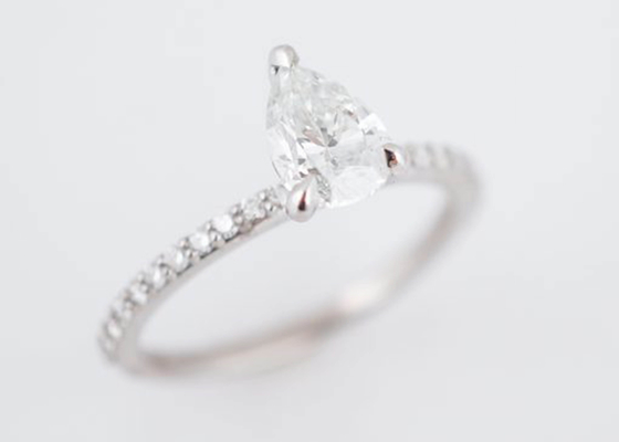 แหวนเพชรพลอยแท้ทองคำขาว 1.33ct Pear Cut PS 6×8mm For Engagement