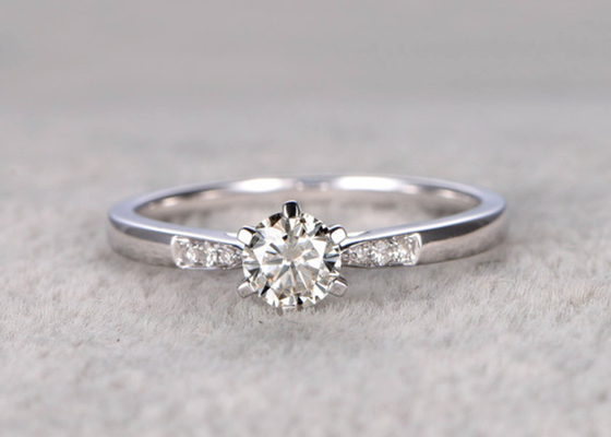 5mm Moissanite Real Diamond Jewellery แหวนทองคำขาววัสดุ ODM สำหรับสวมใส่ทุกวัน