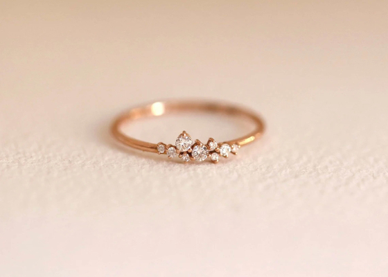 แหวนเพชรพลอยแท้ 14K แบบทึบ Brilliant Cut ODM สำหรับวันครบรอบ