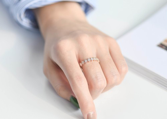 แหวนเพชรสตาร์โกลด์ 0.54 กะรัต, แหวนหมั้นทองคำ 18k ขนาด 1.3 มม. สำหรับผู้หญิง Girl