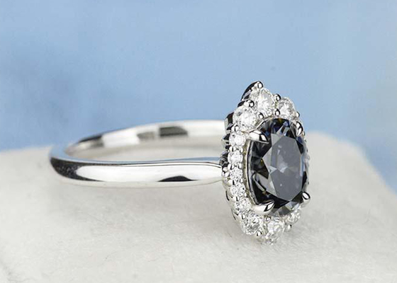 3 กะรัต Oval Lab Grown Moissanite Ring สีเทาเข้ม 8×10MM size