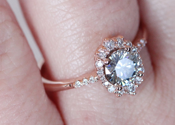 1.2ct 1pcs Moissanite แหวนหมั้นสำหรับผู้หญิง 14K Rose Gold Material
