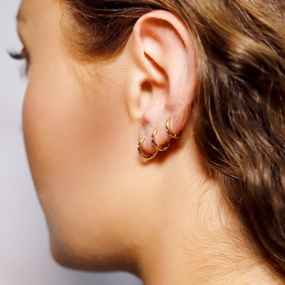 ต่างหูเพชร Huggie Hoop 0.06 กะรัต 8mm 7mm 6mm ขนาด 1.3-1.5g Weight