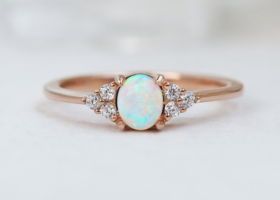 Cobochon Cut แหวนทอง 9K, 0.5ct แหวนโอปอลธรรมชาติ 5×7MM Size