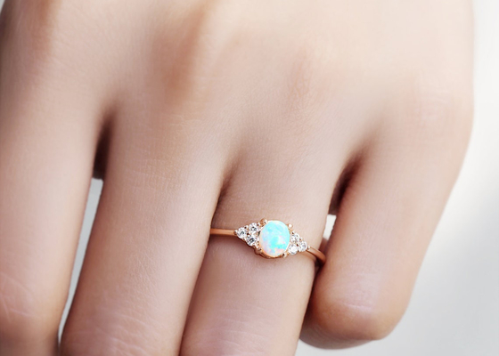 Cobochon Cut แหวนทอง 9K, 0.5ct แหวนโอปอลธรรมชาติ 5×7MM Size