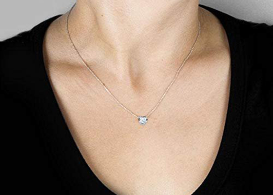 สร้อยคอทองคำ 14K ขนาด 16 นิ้ว แบบฝาหัวใจพร้อม Moissanite ขนาด 6x6 มม